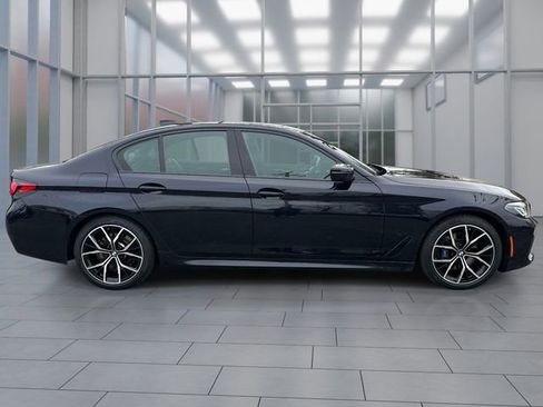Used 2022 BMW 530i xDrive w/ M Sport Package AWD/4WD image 2