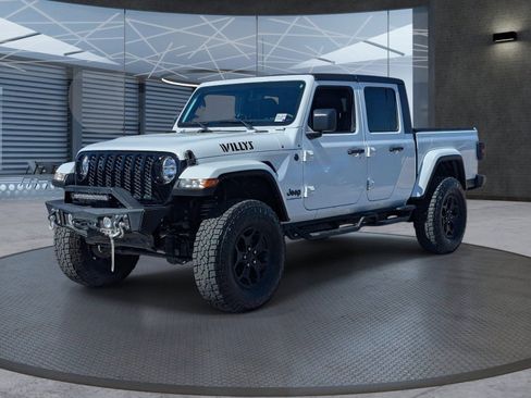 Used 2023 Jeep Gladiator Willys image 2