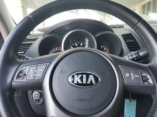 Used 2013 Kia Soul + w/ Audio Pkg FWD image 23