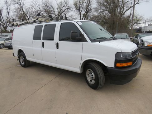 Used 2019 Chevrolet Express 2500 2500 Cargo Extended w/ Driver Convenience Package image 3