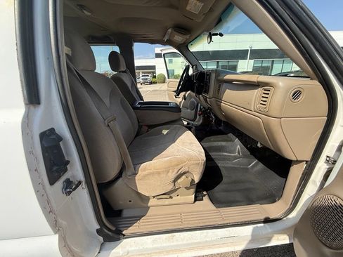 Used 2002 GMC Sierra 2500 2WD Extended Cab HD image 16