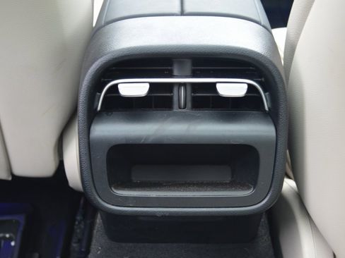 Used 2025 Mercedes-Benz E 350 Sedan image 32