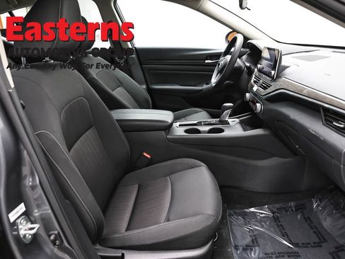 Used 2025 Nissan Altima 2.5 SV image 24