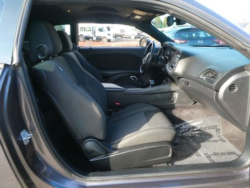 Used 2017 Dodge Challenger R/T image 23