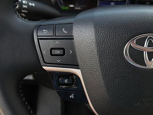 Used 2026 Toyota Crown XLE image 16