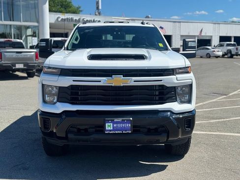 Used 2025 Chevrolet Silverado 2500 Custom w/ Snow Plow Prep/Camper Package AWD/4WD image 9