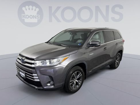 Used 2019 Toyota Highlander XLE image 1