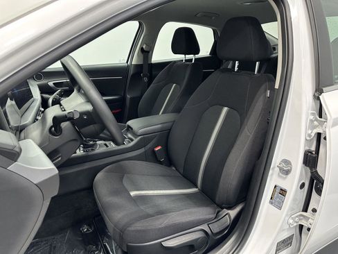 Certified 2025 Hyundai Sonata SE image 14