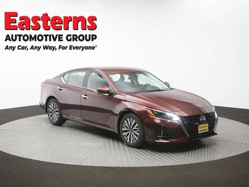 Used 2023 Nissan Altima 2.5 SV FWD image 49