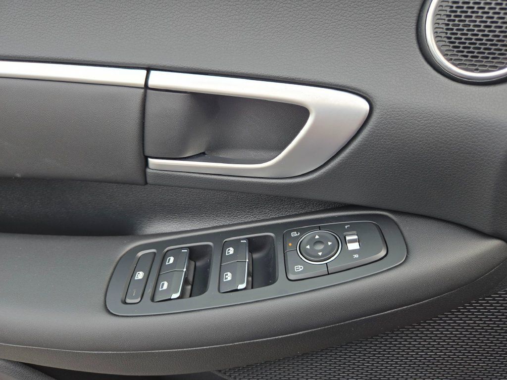 Used 2024 Hyundai Sonata SEL FWD image 22