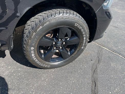 Used 2018 RAM 1500 Express w/ Express Value Package AWD/4WD image 10