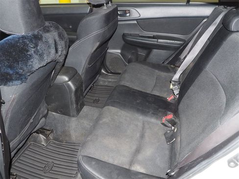 Used 2013 Subaru Crosstrek 2.0i Premium image 8