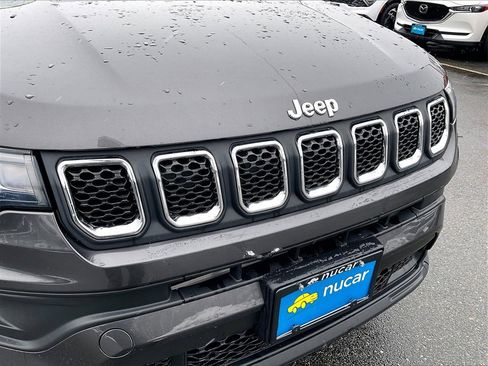 Used 2023 Jeep Compass Latitude image 28
