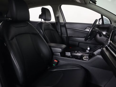 Used 2024 Kia Sportage EX image 29