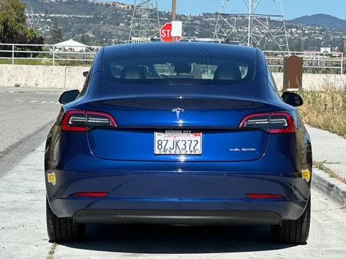 Used 2022 Tesla Model 3 Long Range AWD/4WD image 5