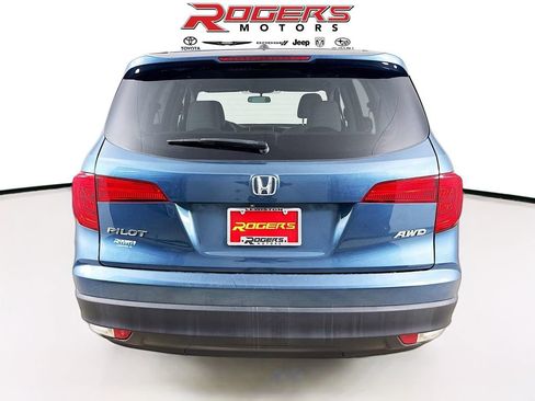 Used 2017 Honda Pilot EX image 7