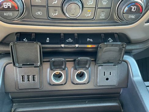 Used 2015 GMC Sierra 1500 Denali image 39