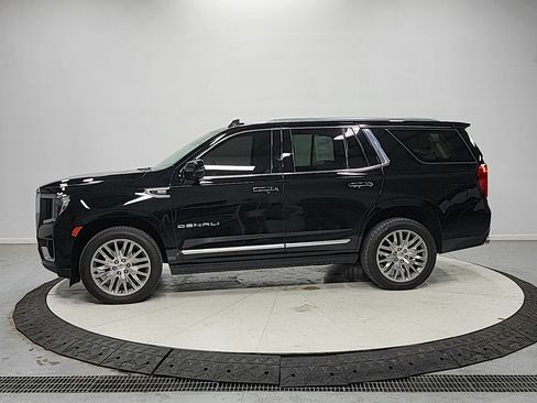 Used 2023 GMC Yukon Denali w/ LPO, Floor Liner Package AWD/4WD image 4
