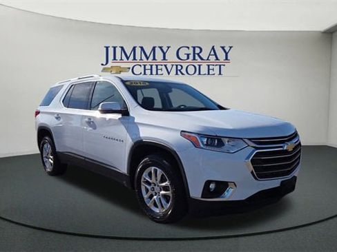 Used 2018 Chevrolet Traverse LT image 1