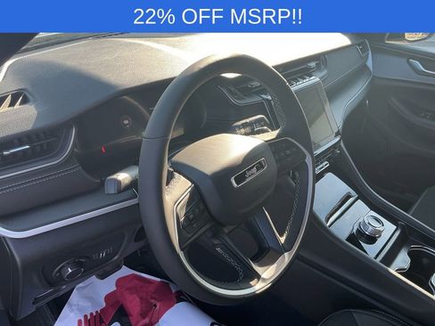 New 2025 Jeep Grand Cherokee L Altitude image 10