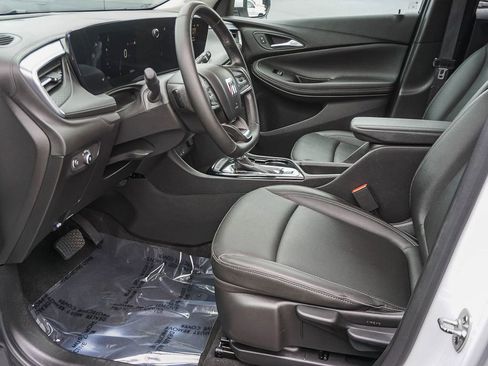 Used 2024 Buick Encore GX Sport Touring FWD image 17