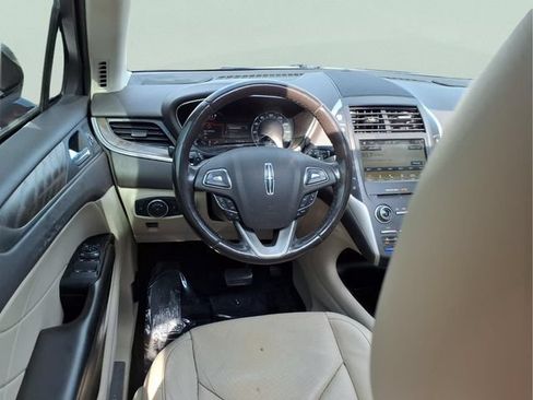 Used 2019 Lincoln MKC Reserve w/ MKC Climate Package AWD/4WD image 4