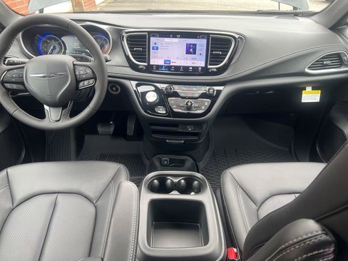 New 2026 Chrysler Pacifica Select w/ S Appearance Package image 21