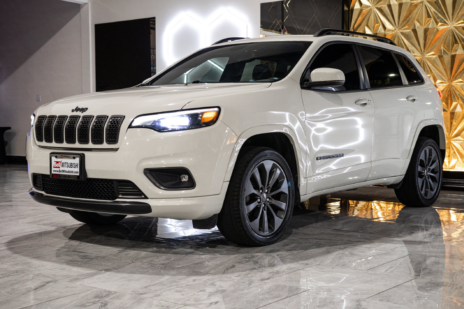 Used 2019 Jeep Cherokee High Altitude AWD/4WD image 4