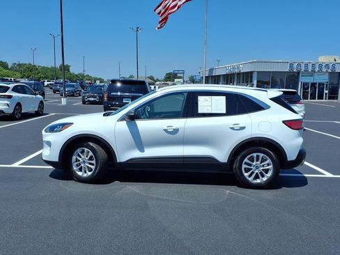 Certified 2022 Ford Escape SE FWD image 2