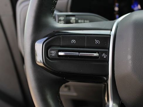 Used 2023 Chevrolet Colorado LT w/ LT Convenience Package III RWD image 9