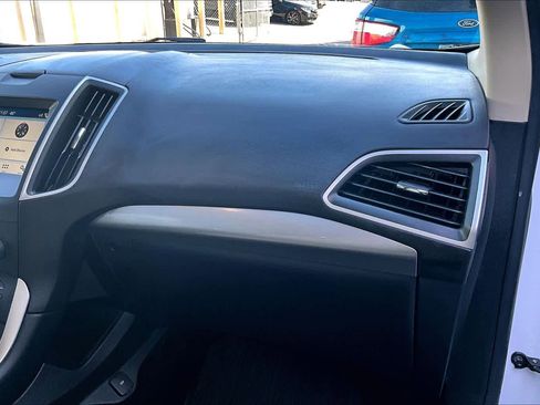 Used 2018 Ford Edge SEL w/ Equipment Group 201A image 18