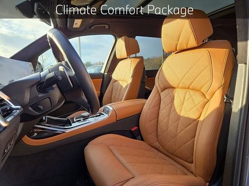 Used 2025 BMW X7 xDrive40i w/ M Sport Package AWD/4WD image 17