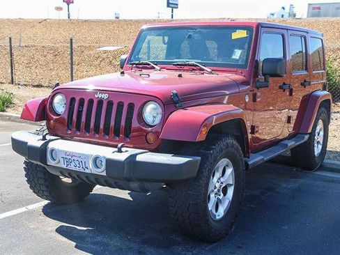Used 2013 Jeep Wrangler Unlimited Sahara image 27