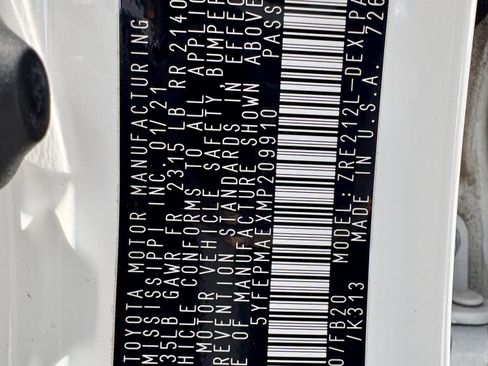 Used 2021 Toyota Corolla LE w/ Carpet Mat Package (TMS) image 11