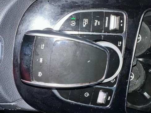 Used 2017 Mercedes-Benz E 300 4MATIC image 32