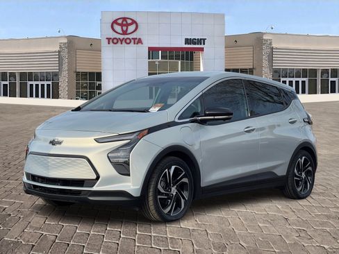 Used 2023 Chevrolet Bolt LT w/ Infotainment Package image 2