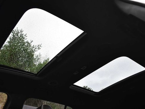 Used 2023 Chevrolet Traverse Premier w/ Redline Edition image 11