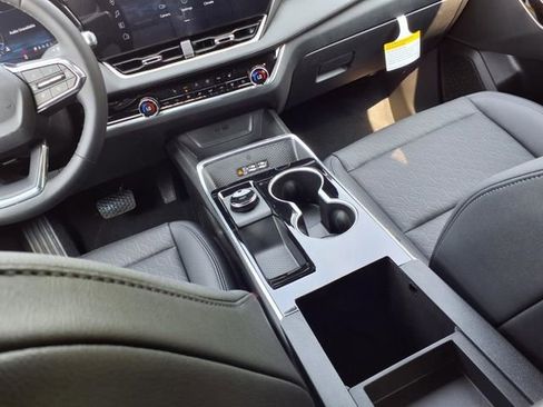 New 2026 Chevrolet Equinox LT w/ Convenience Package II image 9