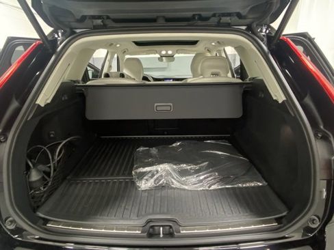 Certified 2025 Volvo XC60 T8 Ultra w/ Protection Package Premier image 9