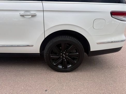 Certified 2024 Lincoln Navigator L Reserve AWD/4WD image 38