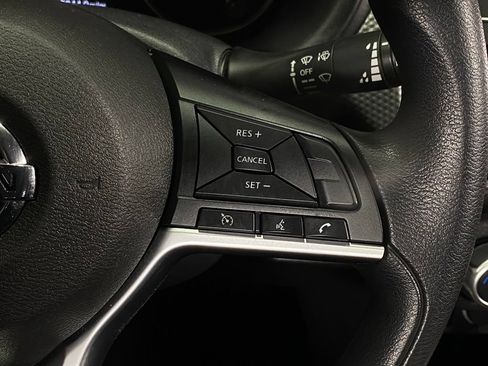 Used 2019 Nissan Kicks FWD image 31