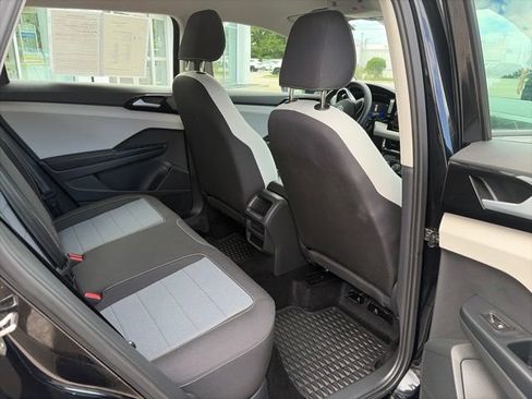 Certified 2025 Volkswagen Taos S AWD/4WD image 14