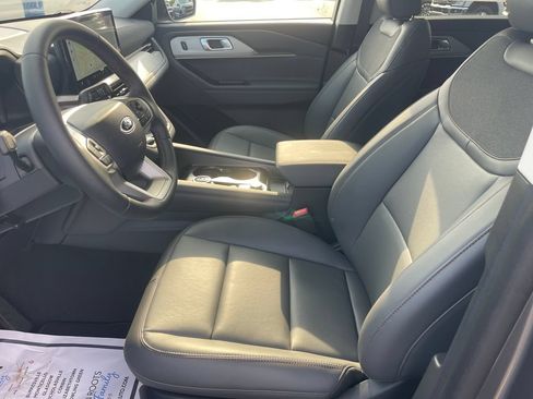 New 2026 Ford Explorer Active w/ Active Comfort Package RWD image 14