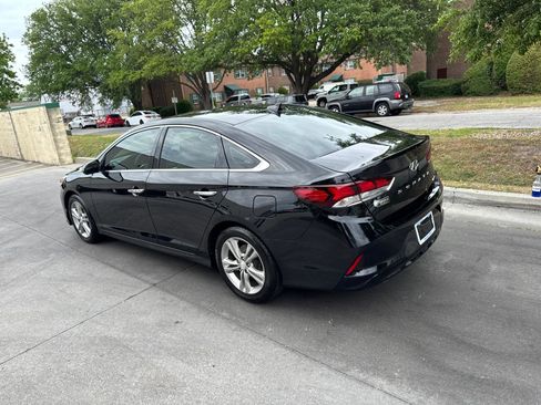 Used 2018 Hyundai Sonata Limited w/ Cargo Package FWD image 9