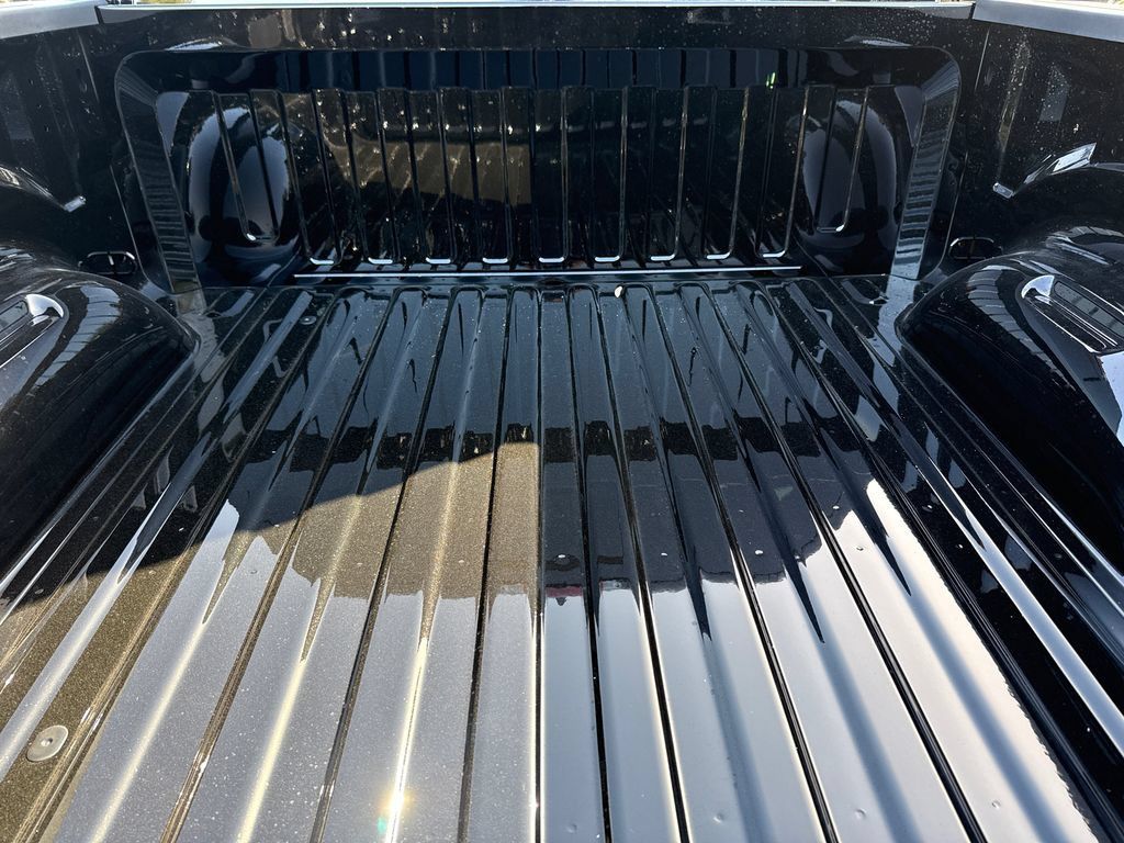 New 2027 RAM 1500 4x4 Crew Cab image 11