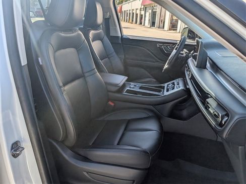 Used 2024 Lincoln Aviator Premiere w/ Premium Package image 18