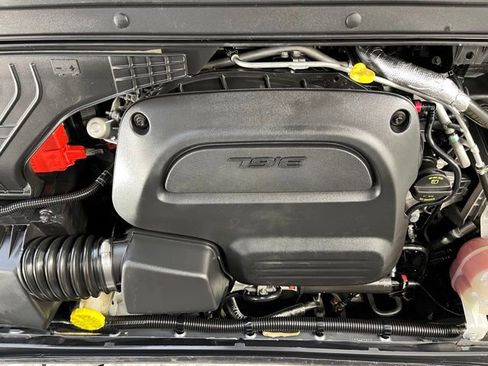 Used 2019 Chrysler Pacifica Touring-L image 43