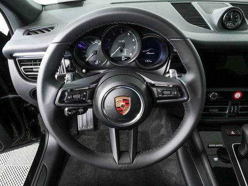 New 2026 Porsche Macan image 9