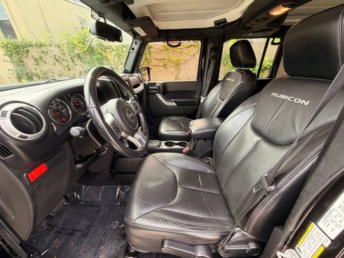 Used 2014 Jeep Wrangler Unlimited Rubicon AWD/4WD image 13