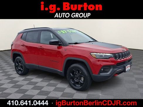 Used 2024 Jeep Compass Trailhawk w/ Trailhawk Elite Group AWD/4WD image 1